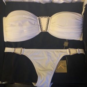Komplique set